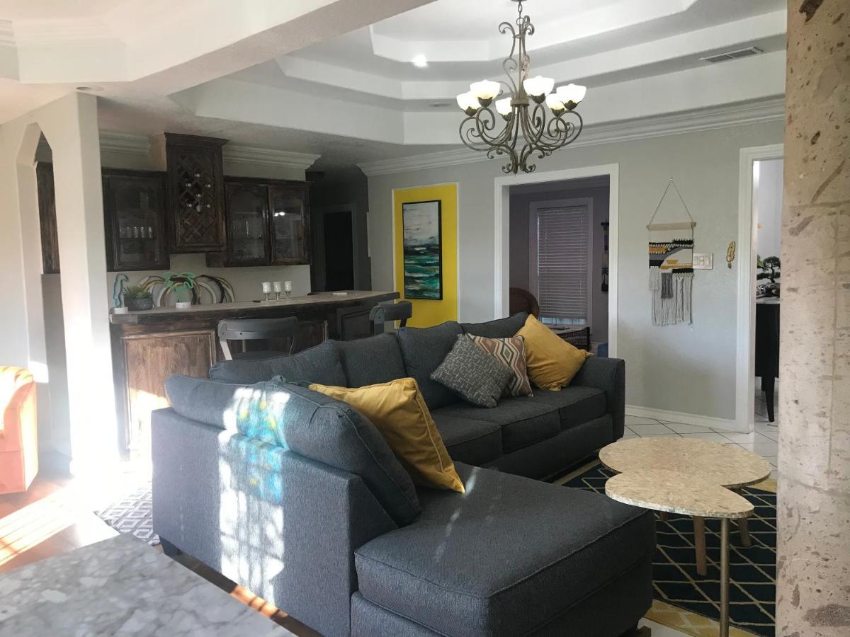 Cheerful 4 Bedroom Home With Pool And Bbq Area With 5Th Bedroom Option Brownsville Luaran gambar