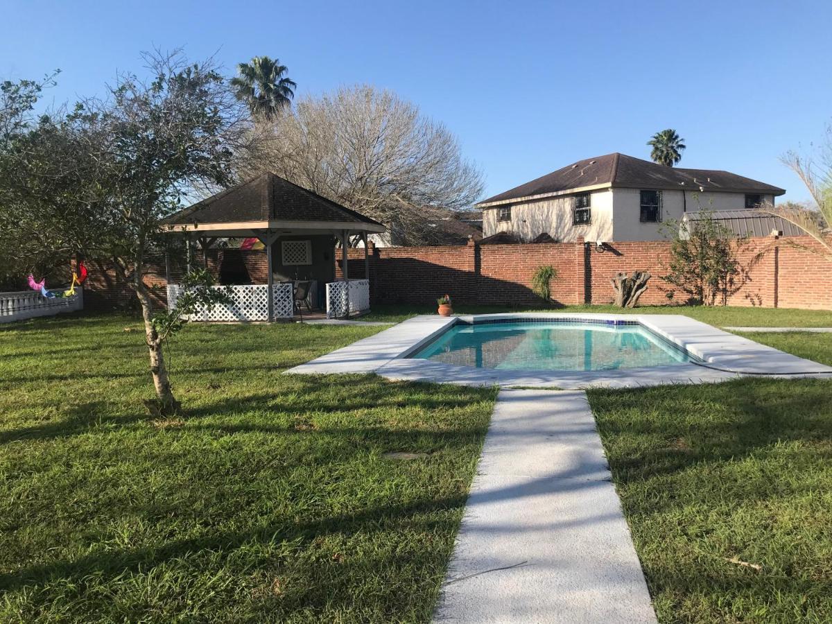 Cheerful 4 Bedroom Home With Pool And Bbq Area With 5Th Bedroom Option Brownsville Luaran gambar